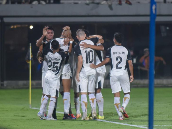 09 Juli, Pukul 20:30 – Arema FC vs Oxford United